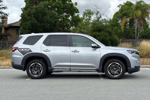 Silver 2023 Honda Pilot EX-L 7-Passenger