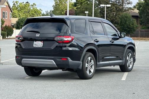 Crystal Black Pearl 2025 Honda Pilot EX-L