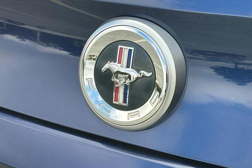 Kona Blue Metallic 2011 Ford Mustang V6