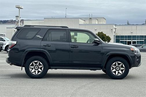 2024 Toyota 4Runner TRD Off Road