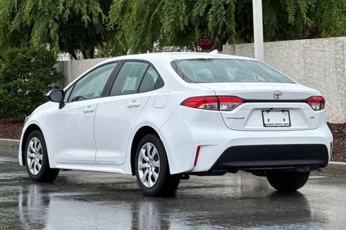 Ice 2025 Toyota Corolla LE