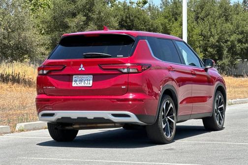 2024 Mitsubishi Outlander SE