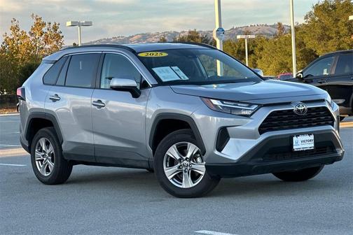 2025 Toyota RAV4 XLE