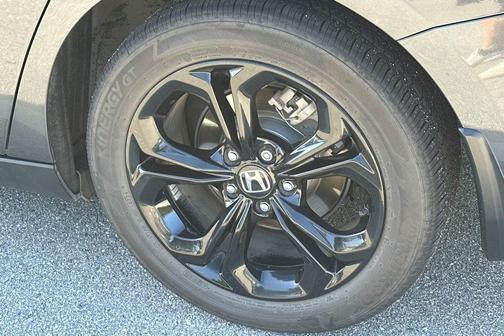 Solar Silver Metallic 2025 Honda Accord SE