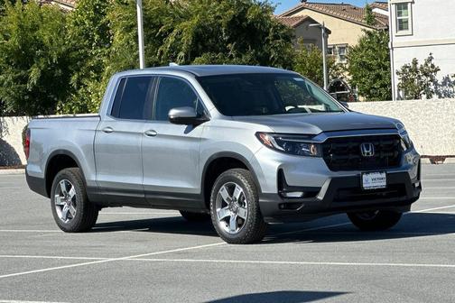 Solar Silver Metallic 2026 Honda Ridgeline RTL