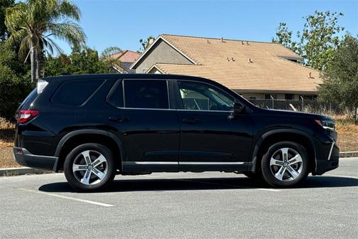 2023 Honda Pilot EX-L 8-Passenger