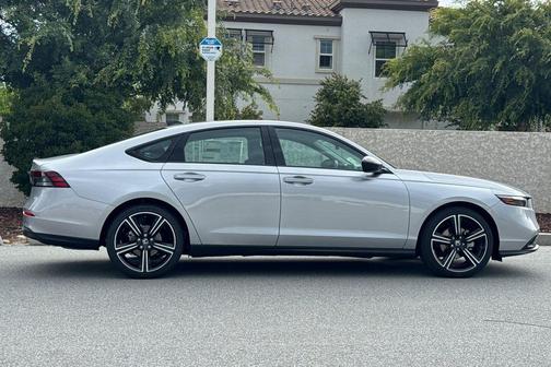 Solar Silver Metallic 2026 Honda Accord SE