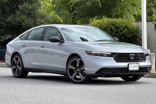 Solar Silver Metallic 2026 Honda Accord SE