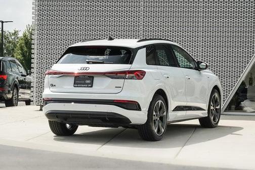 2024 Audi Q4 e-tron Premium Plus 55 quattro