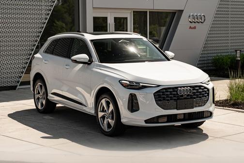 Glacier 2026 Audi Q5 Premium Plus TFSI quattro S tronic