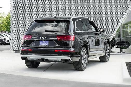 2019 Audi Q7 55 Premium Plus