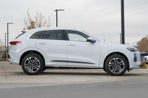 2025 Audi Q5 Premium Plus TFSI quattro S tronic