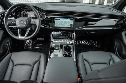 2025 Audi Q7 55 Premium Plus