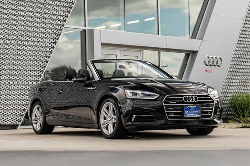 Mythos Black Metallic/Black Roof 2019 Audi A5 45 Premium