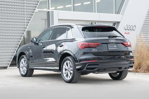 2025 Audi Q3 Premium 45 TFSI S line quattro Tiptronic