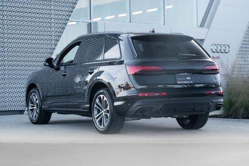 2025 Audi Q7 45 Premium