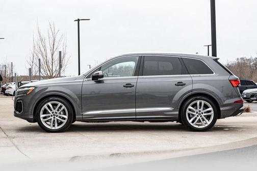 2025 Audi Q7 55 Premium Plus