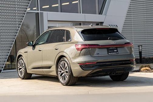 Chronos Gray Metallic 2024 Audi Q8 e-tron Premium Plus