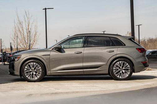 Chronos Gray Metallic 2024 Audi Q8 e-tron Premium Plus