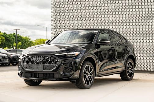 Mythos Black Metallic 2026 Audi Q5 Sportback Premium Plus TFSI quattro S tronic