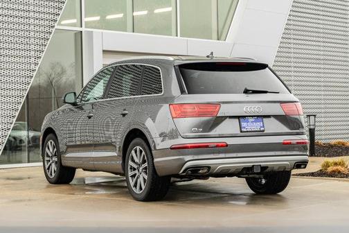 Samurai Gray Metallic 2019 Audi Q7 55 Premium Plus