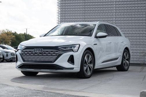 2024 Audi Q8 e-tron Premium Plus