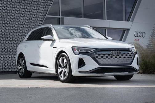 2024 Audi Q8 e-tron Premium Plus