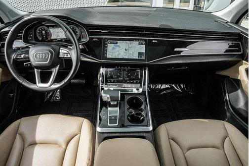 2022 Audi Q7 45 Premium Plus
