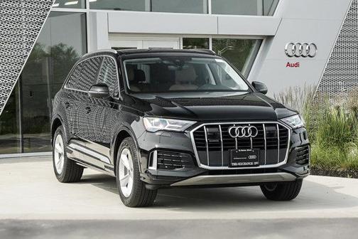 2022 Audi Q7 45 Premium Plus