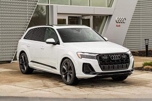 Glacier White Metallic 2026 Audi Q7 55 Premium Plus