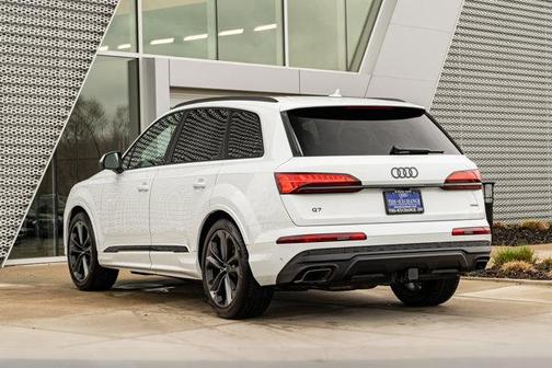 Glacier White Metallic 2026 Audi Q7 55 Premium Plus