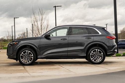 Tambora Gray Metallic 2025 Audi Q5 Premium TFSI quattro S tronic