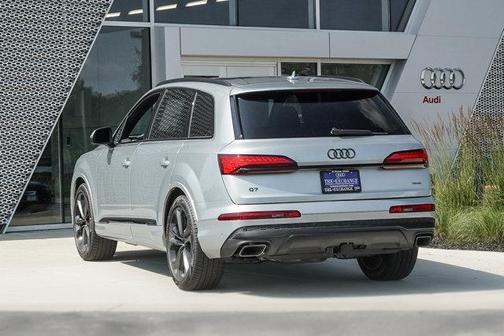 2025 Audi Q7 55 Premium Plus