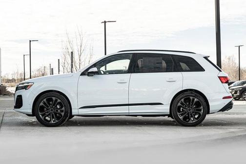 Glacier White Metallic 2026 Audi Q7 55 Premium Plus