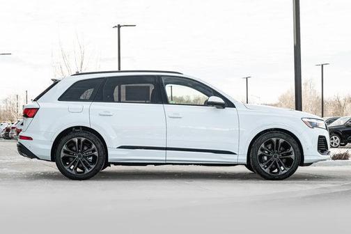 Glacier White Metallic 2026 Audi Q7 55 Premium Plus