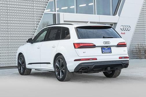 Glacier White Metallic 2026 Audi Q7 55 Premium Plus