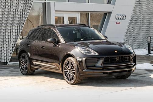 Volcano Grey Metallic 2022 Porsche Macan Macan S