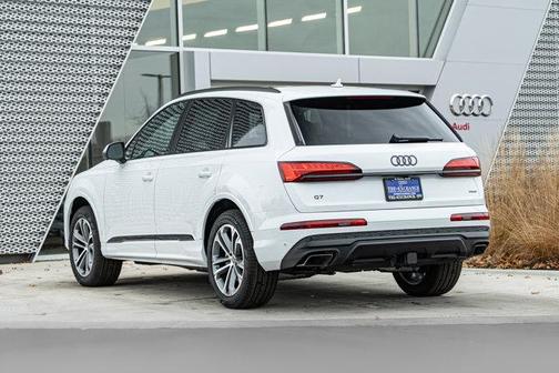2026 Audi Q7 45 Premium