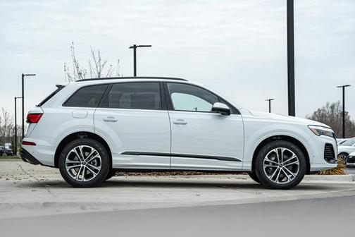 2026 Audi Q7 45 Premium