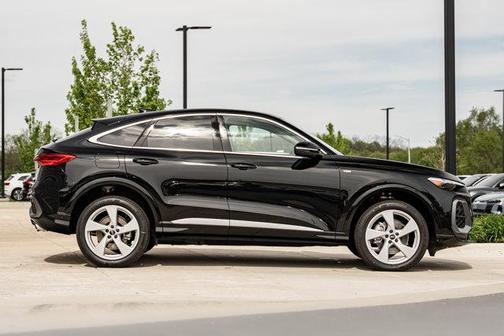 Mythos Black Metallic 2026 Audi Q5 Sportback Premium Plus TFSI quattro S tronic