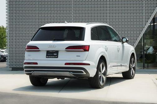 2023 Audi Q7 55 Premium Plus