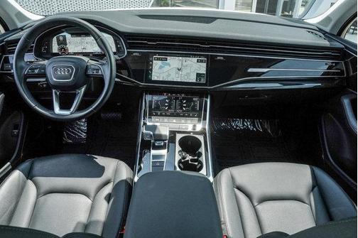 2023 Audi Q7 55 Premium Plus