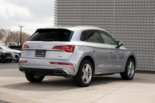 Florett Silver Metallic 2023 Audi Q5 55 S line Premium