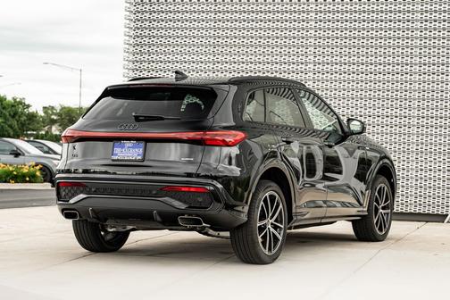 Mythos 2026 Audi Q5 Premium Plus TFSI quattro S tronic