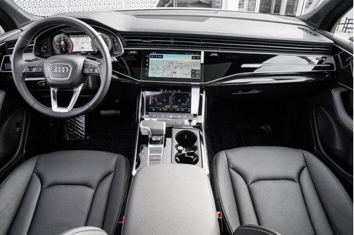 2025 Audi Q7 55 Premium Plus