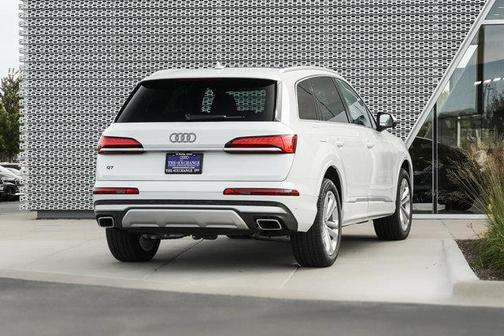 2025 Audi Q7 55 Premium Plus