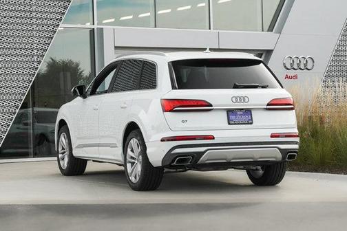 2025 Audi Q7 55 Premium Plus