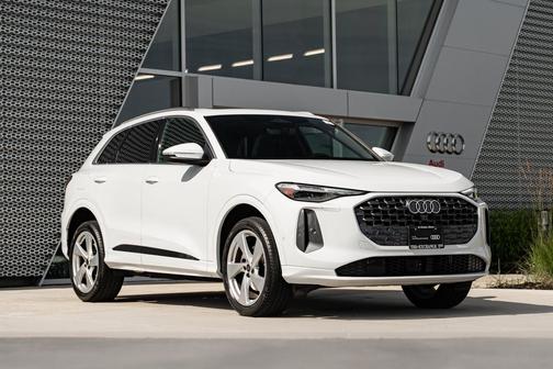 Glacier White 2025 Audi Q5 Premium Plus TFSI quattro S tronic