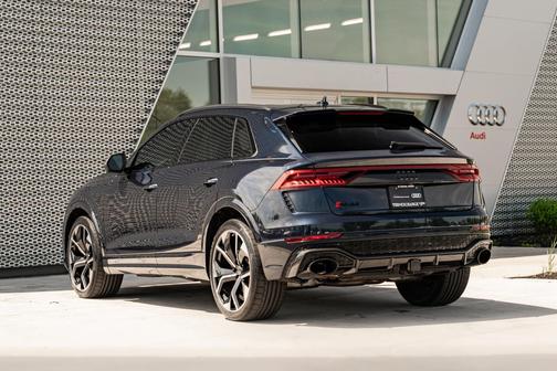 Waitomo Blue Metallic 2023 Audi RS Q8 4.0T