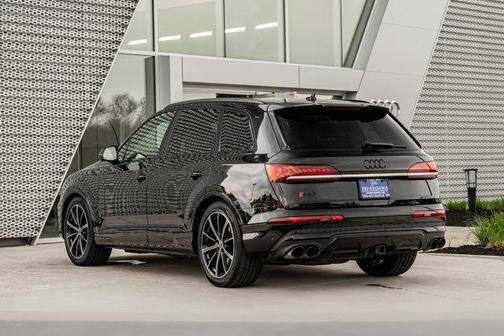 Orca Black Metallic 2021 Audi SQ7 4.0T Prestige